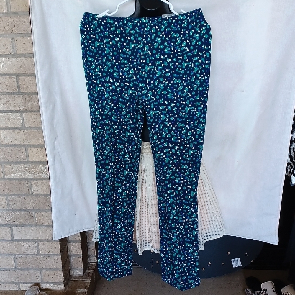 Talbots Chatham Navy Floral Ankle Pants Sz 4, side zip